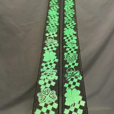 Tirantes de trébol de cuatro hojas con calavera cruzada a cuadros verde talla única para todos Foto 1 de 4