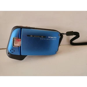 Blue Sanyo Xacti Digital Movie Camera VPC-E2 Waterproof with Battery Tested - Picture 1 of 5