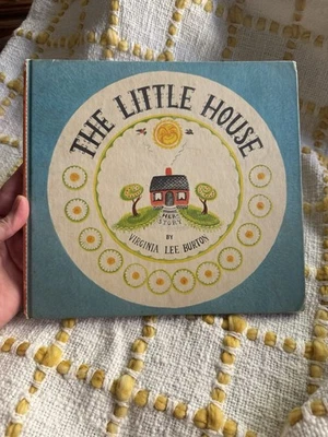 The Little House by Virginia Lee Burton 1942  Vintage children’s book hardcover  - Image 1 of 4
