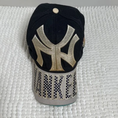 De colección Años 90 Mattingly 23 NY Yankees El Juego Big Logo/Guión Bill Raro Sombrero Corea Foto 1 de 4