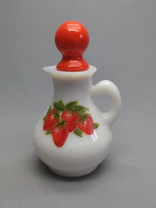 Vintage Avon Strawberry And Cream Milk Glass Pitcher Decanter 5" Tall - Picture 1 of 6
