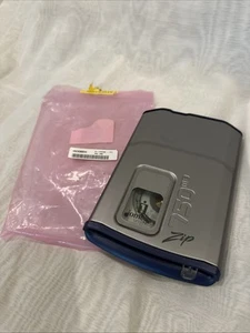 iOMEGA 750MB ZIP DRIVE P/N 30846400 MODEL Z750USB NO USB OR AC ADAPTER - Afbeelding 1 van 4