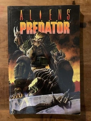 Aliens vs Predator TPB Trade Paperback Dark Horse (1st print). -Good Condition - Image 1 of 4