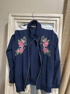 2-piece navy tracksuit set with pink floral embroidery (jacket + matching pants) - Image 1 of 3