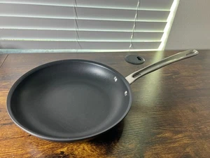 Viking 10-Inch Frying Nonstick Pan Hard Anodized Nonstick Black New - Picture 1 of 6