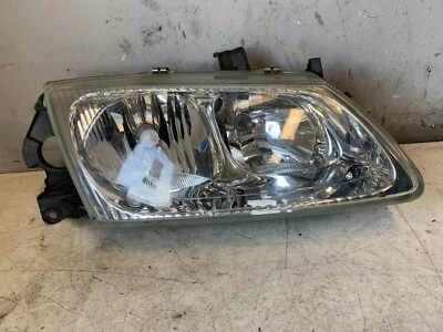 Faro delantero Nissan Almera 2002 lado del conductor 89903247 Foto 1 de 4