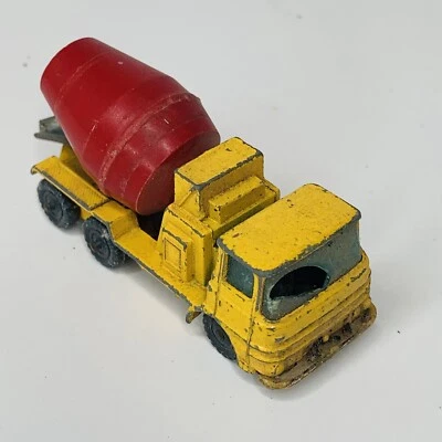 CAMIÓN DE CEMENTO HUSKY REF VINTAGE AMARILLO Y ROJO MAL ESTADO Foto 1 de 4
