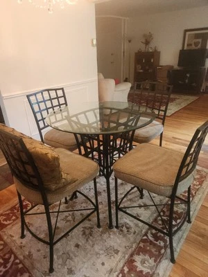 Круглый стеклянный стол и 4 стула - Изображение 1 из 2