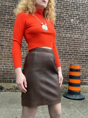 CHRISTIAN DIOR BOUTIQUE #'d 复古 20 世纪 60 年代棕色皮革 A 字迷你裙,制造 — 第 1/4 张图片