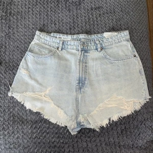 Zara Women's light blue Denim Jean Shorts, Size 16 EUR 44 Used - Picture 1 of 12