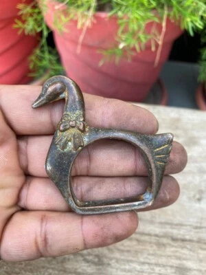 Soporte de anillo de servilleta de mesa decorativa vintage de latón hecho a mano con forma de pato Foto 1 de 4