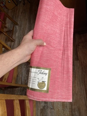 Винтажная Несравненная Тикающая Перо Защита Быстрый Цвет АВСТРИЙСКАЯ Красно-белая ТКАНЬ 9,5 ярдов - Изображение 1 из 4