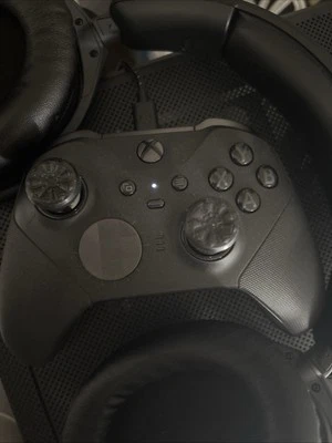 Xbox Elite Series 2 - Image 1 of 4