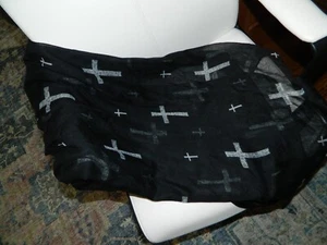 Sciarpa donna grande nera con croci - Foto 1 di 4