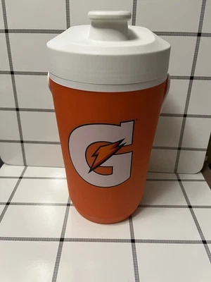 Jarra de agua Gatorade naranja blanco tapa y mango 34 OZ nueva Foto 1 de 4