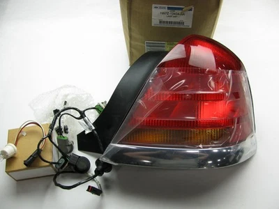 NEW - 1999-2006 POLICE Crown Victoria Right Tail Light Lamp W/ Strobe & Harness - Image 1 of 4