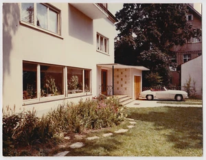 VILLA in STUTTGART Eingang mit MERCEDES 190 SL Cabrio * SEUFERT Foto um 1950 "L" - Picture 1 of 3