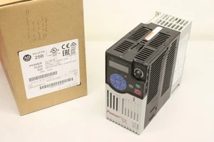 ALLEN-BRADLEY PowerFlex525 0,4kW Inverter Umrichter 25B-A2P5N114 - Bild 1 von 3