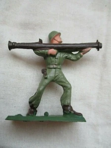 STARLUX  SOLDAT INFANTERIE BAZOOKA - Picture 1 of 1