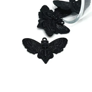 1, 4 oder 20 Stück: Große schwarze Todeskopf Motte Charms, 25x41mm - BK1320 - Bild 1 von 4