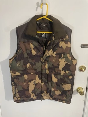 LRG Camouflage Vest Puffer Size XL Full Zip Snap Front Pockets Preowned Good - Image 1 of 4
