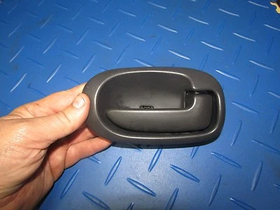 2001-2006 Dodge Stratus passenger side rear OEM interior door handle - Изображение 1 из 3