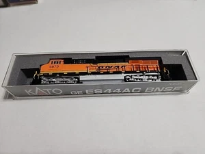 Kato 176-8930 ES44AC BNSF #5873 N Scale - Picture 1 of 2
