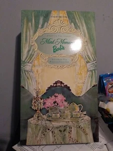 Barbie MINT MEMORIES Porzellan Barbie Puppe #26342 Victorian Tea Edition - Bild 1 von 2