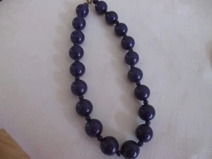 RETRO PURPLE NECKLACE - Picture 1 of 2