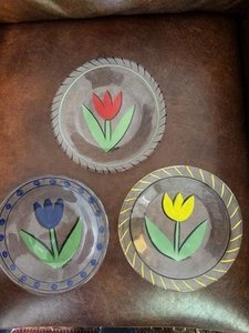 3 Kosta Boda Tulipa 7.5" Glass Hand Painted Tulip Salad Plates UHV - Picture 1 of 2