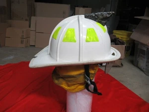 Casco de rescate de bomberos Mfg 2010 MSA Cairns Helmets 1010 BOURKES BLANCO - Imagen 1 de 14