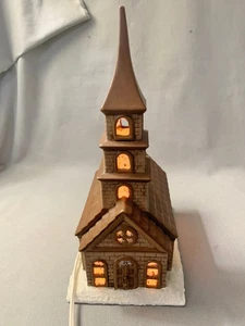 Vintage Byron Formen 1979 Keramik Kirche beleuchtet Buntglas Fenster & Spieluhr. - Bild 1 von 7
