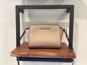 Beautiful Michael Kors Metallic Rose Mini Selma Excellent Condition - Picture 1 of 14