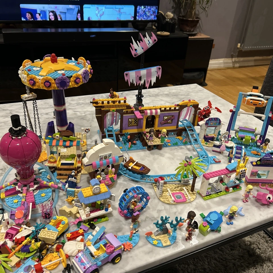 LEGO FRIENDS Heartlake City Amusement Pier 41375 Underwater Loop bundle  - Image 1 of 4