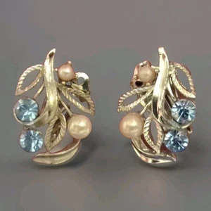 Vintage Lisner Clip-On Gold Tone Pearl And Blue Stone Earrings - Picture 1 of 6