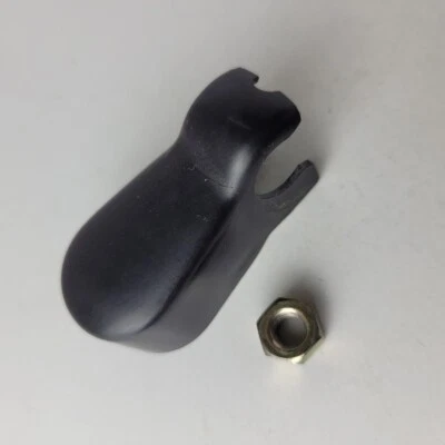 Tuerca brazo limpiaparabrisas escotilla trasera Mitsubishi Eclipse 2003-2008 con cubierta negra OEM Foto 1 de 3