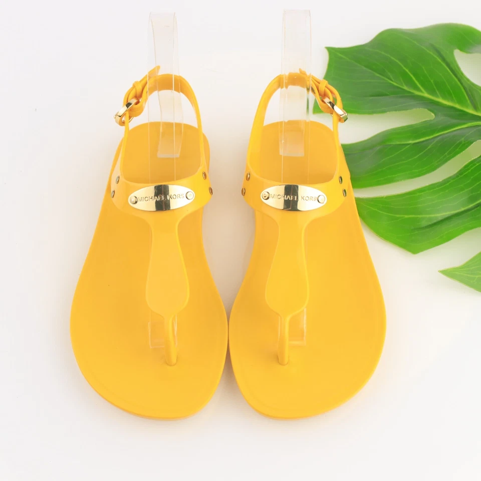 Sandalia Michael Kors Mujer MK Placa Talla 6 Amarillo PVC Tanga Moda Foto 1 de 4