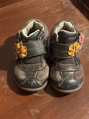 Stride Rite Bebé Marrón Zapatillas Zapatos - con Flores 🩷🧡 Talla 5 Zapatos Foto 1 de 4