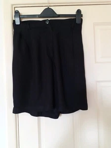 BLK SZ 10 HIGHRISE SHORTS WORN ONCE LOVELY DESIGN COMFORT WAISTBAND - Picture 1 of 5