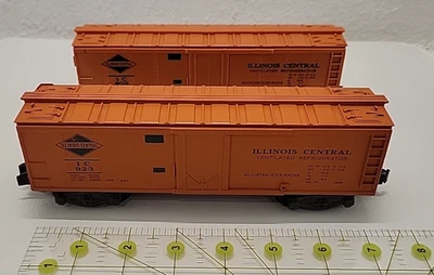 2 AMERICAN FLYER by Gilbert Vintage #923 #623 Illinois Central Refrigerator Cars - Image 1 of 4