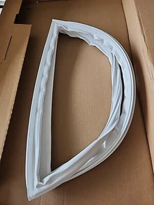 Whirlpool W10861499 White Freezer Door Gasket - Picture 1 of 3
