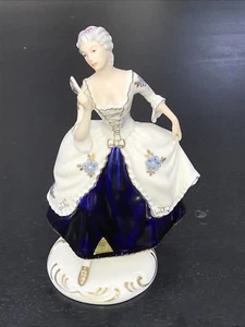 Royal Dux 139 Elegant Lady Woman with Fan Royal Blue Figurine 8 1/4" Tall - Picture 1 of 5