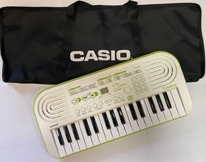 Casio SA-50 Tastiera con 32 Tasti Mini White/Lime Green con borsa - Foto 1 di 1