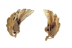 VINTAGE MONET CLIP EARRINGS - ACORNS & LEAVES- GOLD PLATED (V1002) - Picture 1 of 4