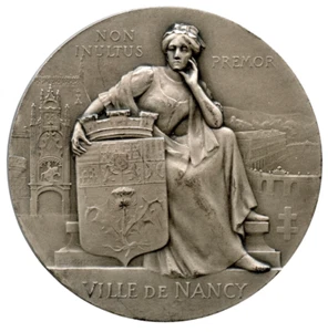 FRANCIA VILLE DE NANCY COMPETIZIONE CAVALLI MEDAGLIA BRONZO ARGENTATO 50MM 62G - Foto 1 di 4