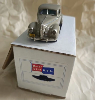 Coche Ford Tudor 1940 modelo EE. UU. escala 1:43 U.S.A-11 Foto 1 de 4