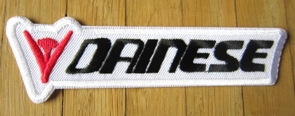 Aufnäher / Aufbügler/ Patch: DAINESE - Logo B - schwarz / weiss / rot - Rar!