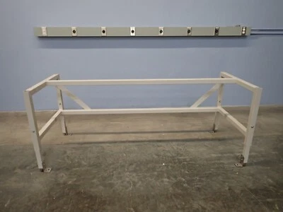 Soporte base de 6 pies - para gabinete de bioseguridad Baker con restricciones sísmicas Foto 1 de 3