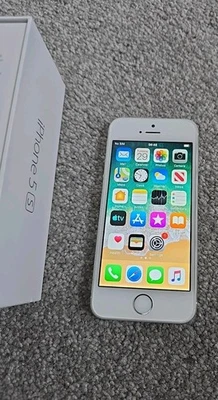 Apple Iphone 5S Space Grey/SILVER Unlocked 16GB  IOS  Smartphone - Image 1 of 4