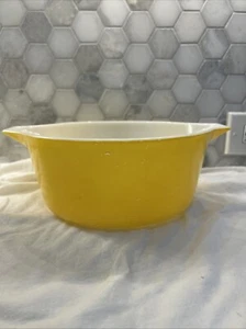 Vintage Pyrex Yellow Ovenware Casserole 475-B  2 & 1/2 qt ***No Lid**** - Picture 1 of 4